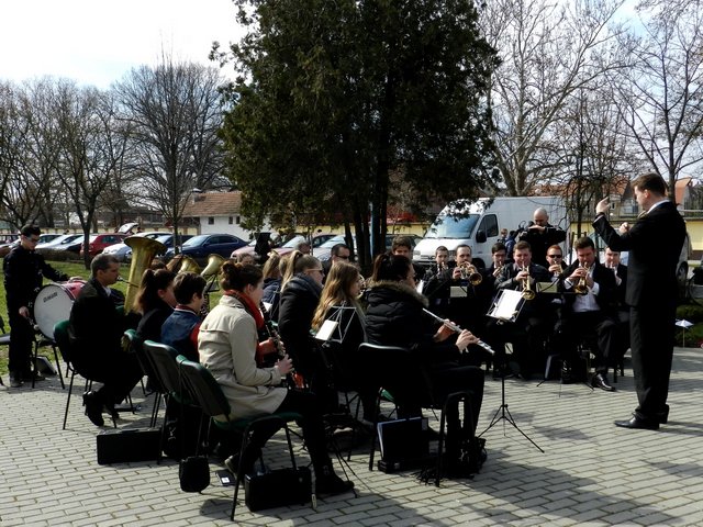 2017. március 15. 42